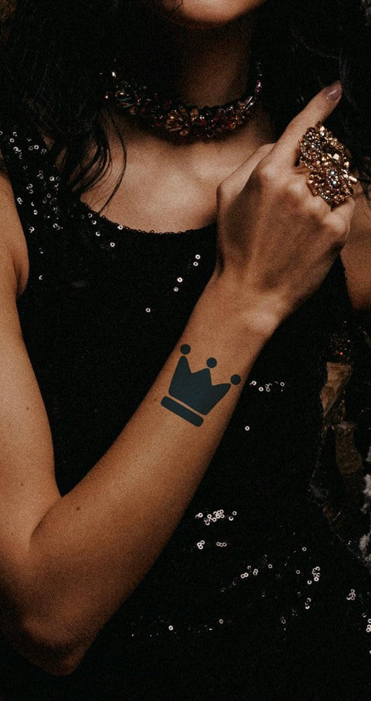 FT A simple crown for simple king